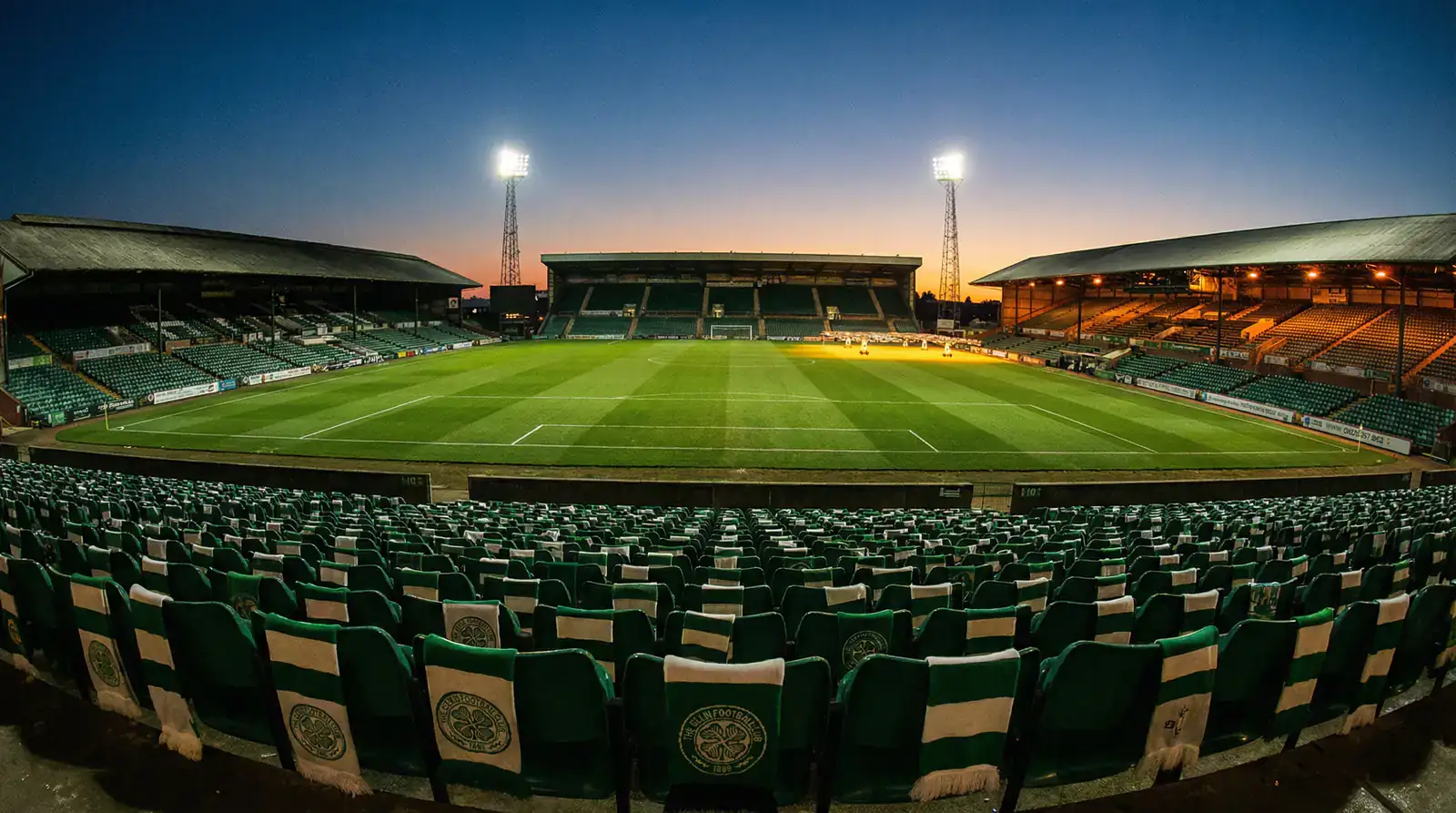 Stair na hÉireann ag Corn an Domhain ó 1990 go 2026